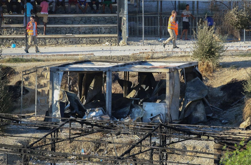 Ο ελληνικός λαός πληρώνει και οι μετανάστες καταστρέφουν τα πάντα